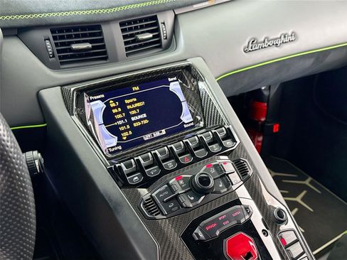 Used 2019 Lamborghini Aventador SVJ AWD/4WD image 19