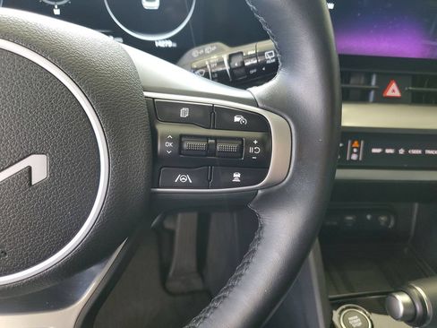 Used 2025 Kia Sportage SX FWD image 23