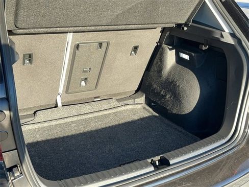 Used 2024 Volkswagen Taos SE image 15