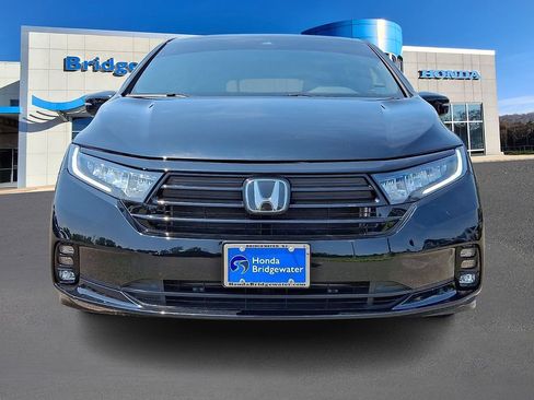Used 2024 Honda Odyssey Sport image 2