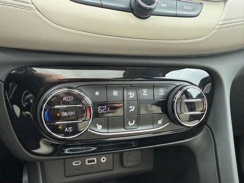 Used 2023 Buick Encore GX Essence w/ Experience Buick Package AWD/4WD image 17