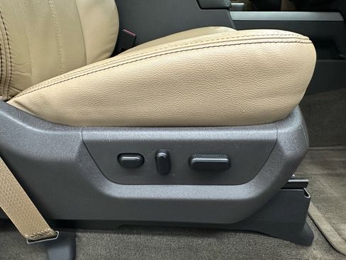 Used 2014 Ford F350 Lariat w/ Lariat Interior Package image 16