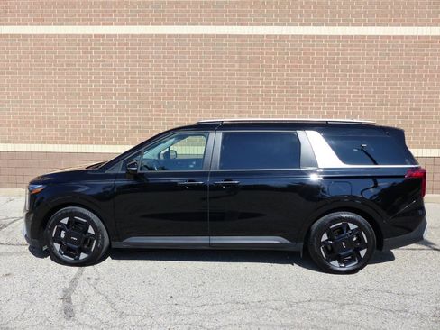 Used 2025 Kia Carnival EX FWD image 6