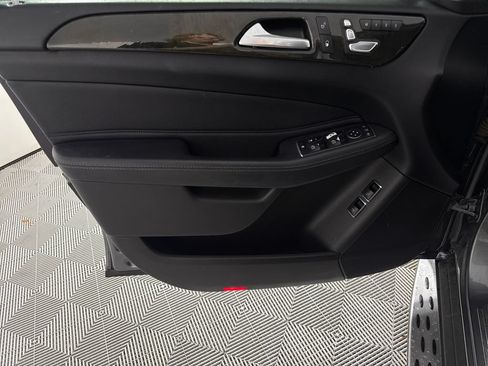 Used 2017 Mercedes-Benz GLS 450 4MATIC image 9