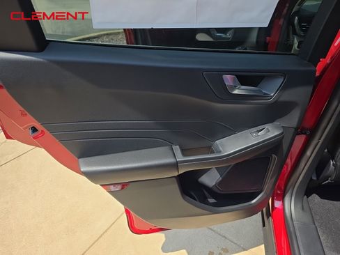 New 2025 Ford Escape SE image 29