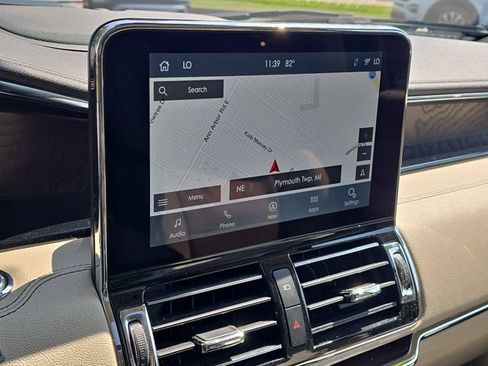 Used 2021 Lincoln Navigator Reserve w/ Luxury Package AWD/4WD image 19