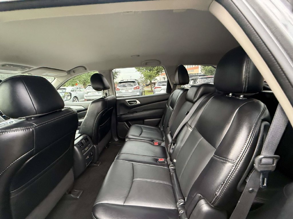 Used 2020 Nissan Pathfinder SL FWD image 17