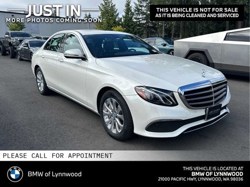 Used 2017 Mercedes-Benz E 300 4MATIC image 1