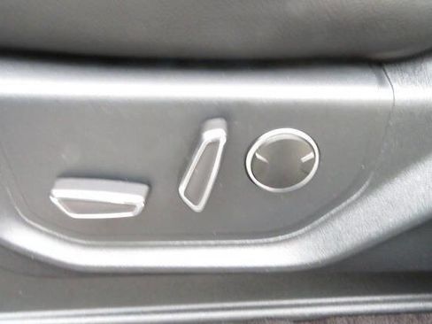 Used 2021 Ford Expedition Max Limited image 18