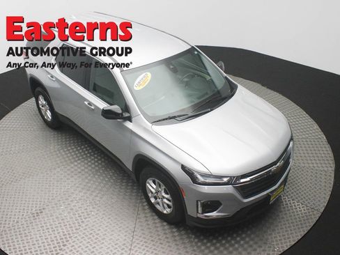 Used 2022 Chevrolet Traverse LS AWD/4WD image 3