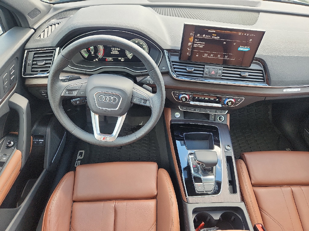 Certified 2024 Audi Q5 e Premium Plus w/ Premium Plus Package AWD/4WD image 4