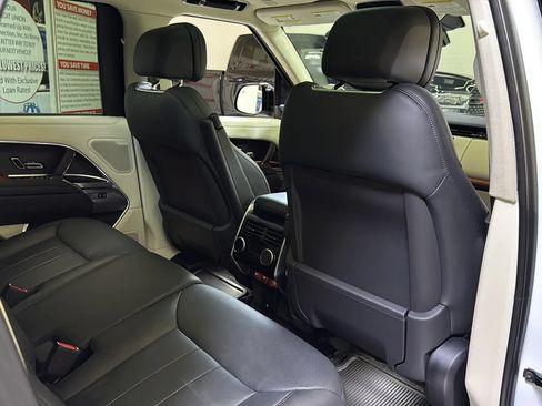 Used 2024 Land Rover Range Rover SE AWD/4WD image 23
