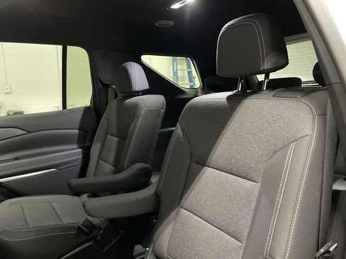 Certified 2025 Chevrolet Traverse LT image 18