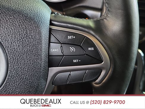 Used 2018 Jeep Grand Cherokee Limited w/ Trailer Tow Group IV AWD/4WD image 14