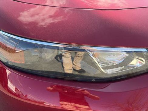 Used 2018 Chevrolet Malibu LT w/ Leather Package image 9