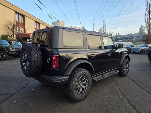 New 2025 Ford Bronco Badlands image 5