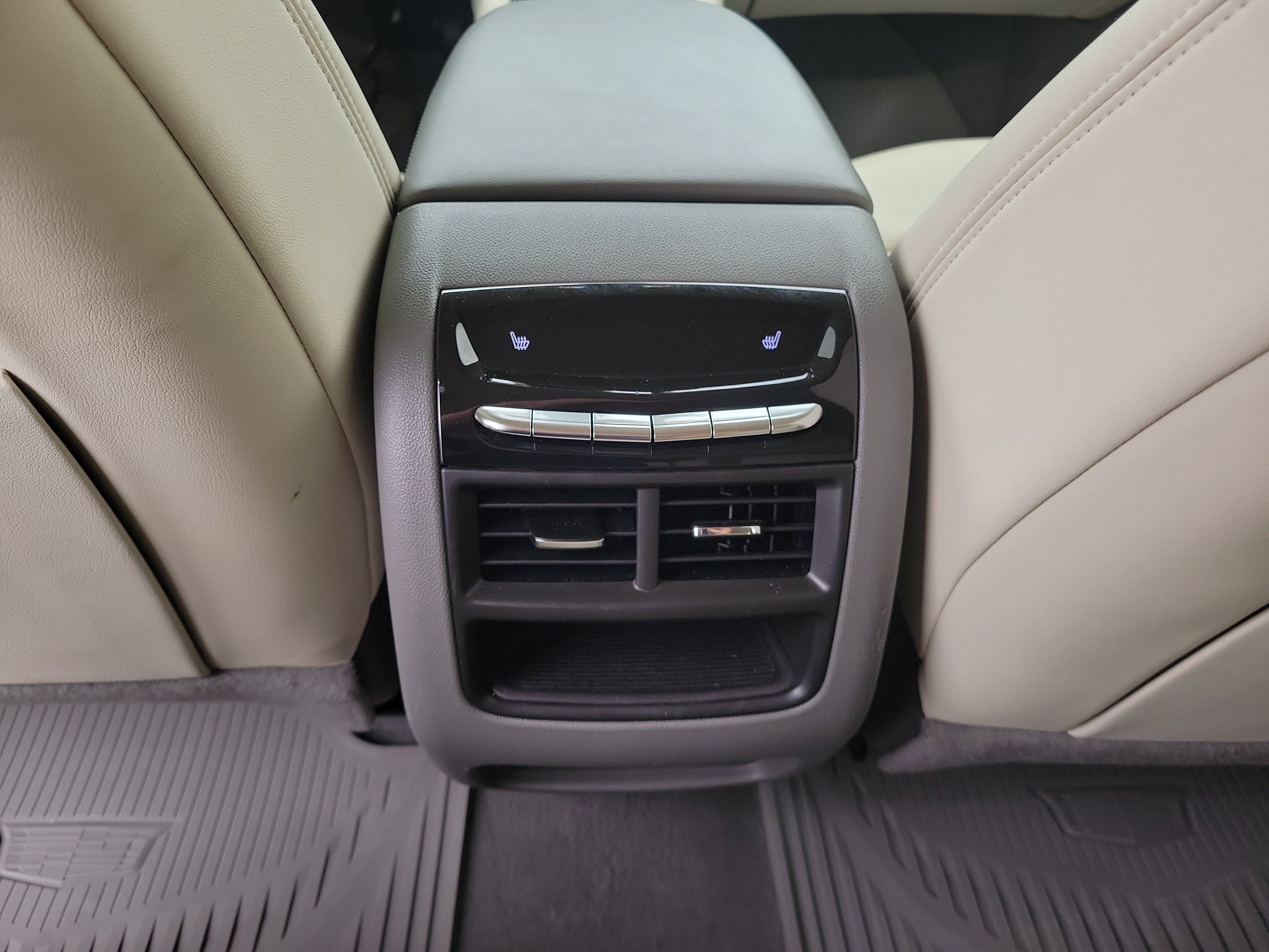Used 2021 Cadillac XT5 Premium Luxury FWD image 12