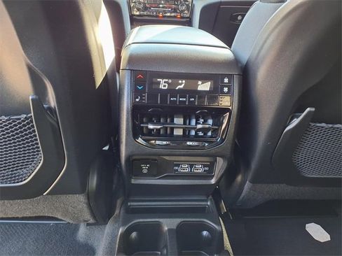 Used 2021 Jeep Grand Cherokee L Limited image 9