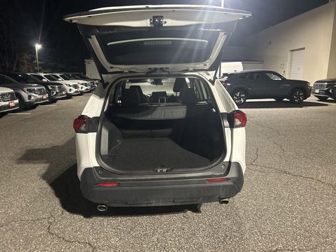 Used 2025 Toyota RAV4 XLE image 10