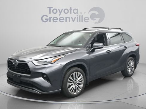 Used 2023 Toyota Highlander Platinum AWD/4WD image 1