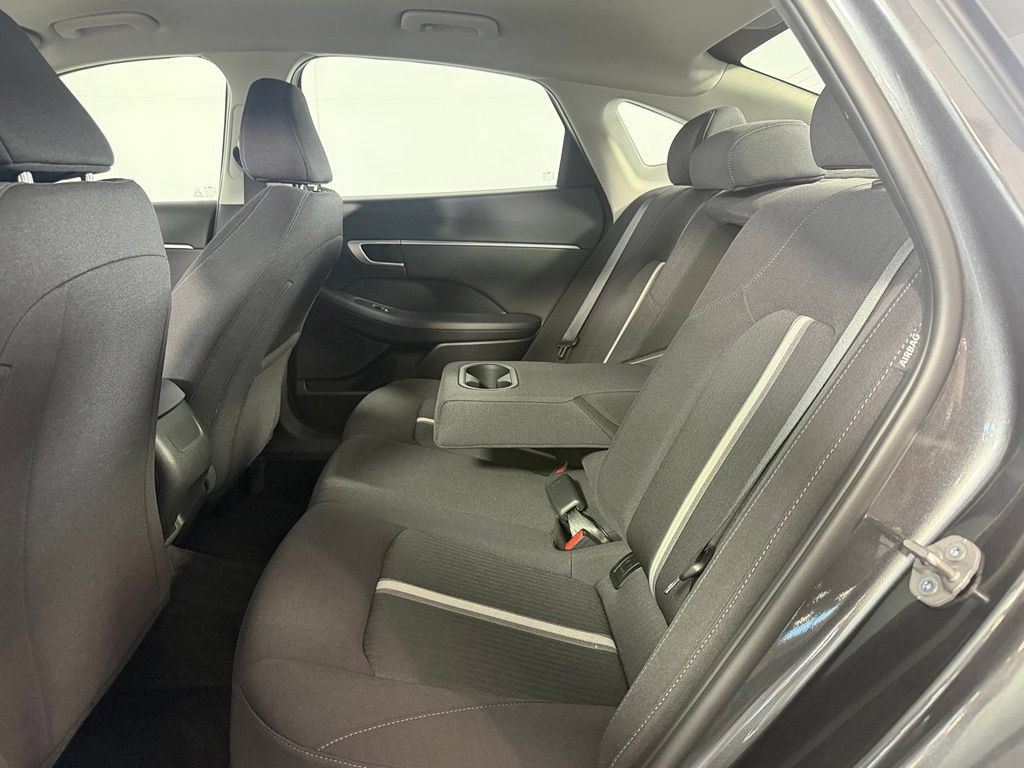 Used 2025 Hyundai Sonata SEL FWD image 16