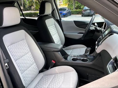 Used 2018 Chevrolet Equinox LT image 8