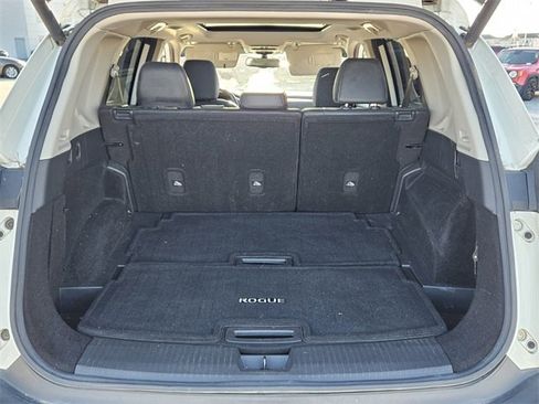 Used 2021 Nissan Rogue Platinum image 12