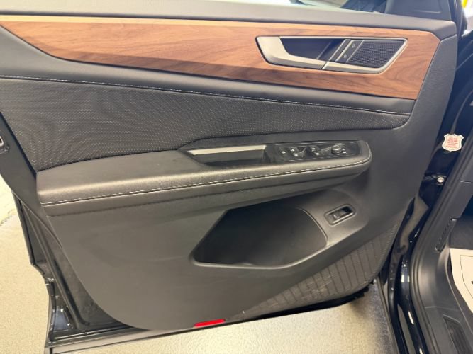 Used 2025 Volkswagen Atlas SE FWD image 10