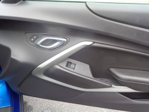 Used 2017 Chevrolet Camaro LT RWD image 27
