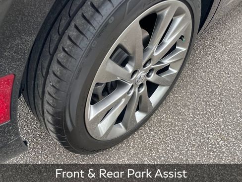 Used 2022 Buick Envision Avenir w/ Technology Package II FWD image 9