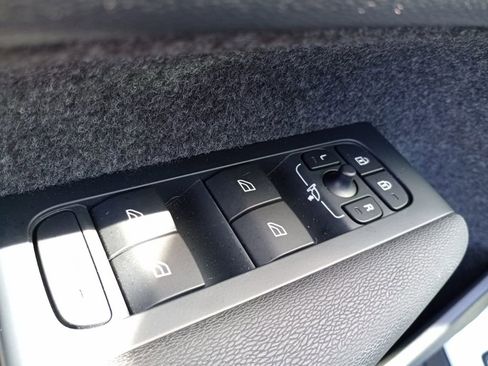 Used 2024 Volvo C40 P8 Recharge Plus image 20