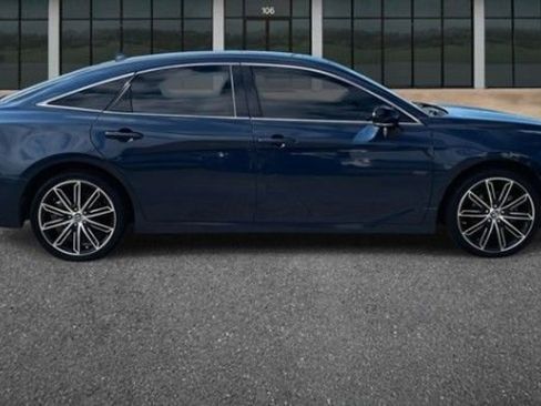 Used 2019 Toyota Avalon XSE image 9