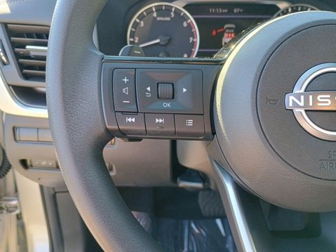 Used 2023 Nissan Rogue SV image 25