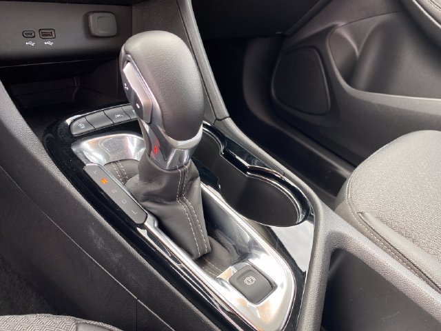 Certified 2024 Buick Encore GX Preferred w/ Comfort Package FWD image 12