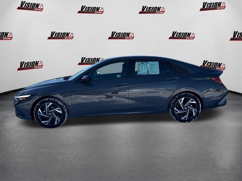 Used 2025 Hyundai Elantra SEL FWD image 9