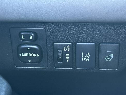 Used 2017 Toyota RAV4 Platinum image 34