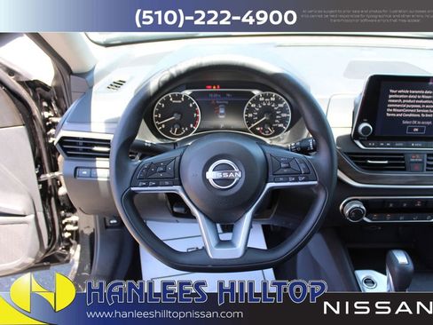Used 2025 Nissan Altima 2.5 SV FWD image 16