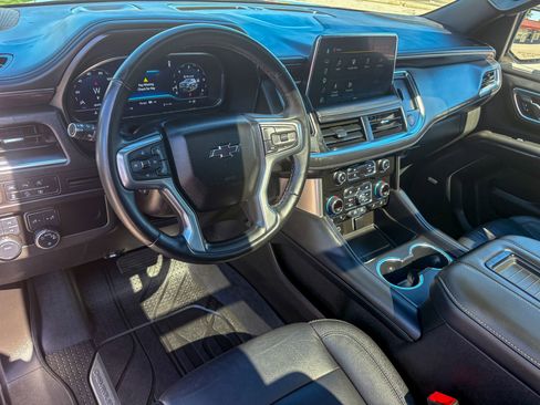 Used 2024 Chevrolet Suburban Z71 w/ Luxury Package AWD/4WD image 20