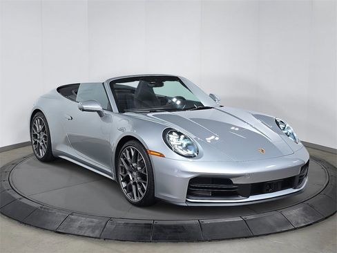 Used 2025 Porsche 911 Carrera image 9