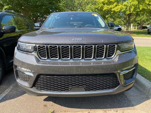 Used 2023 Jeep Grand Cherokee Limited AWD/4WD image 3
