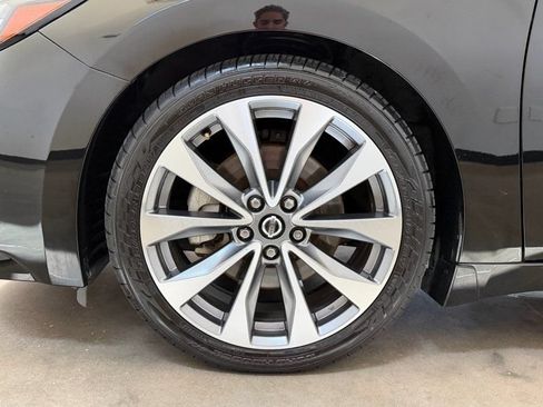 Used 2020 Nissan Maxima Platinum w/ Illumination Package FWD image 11