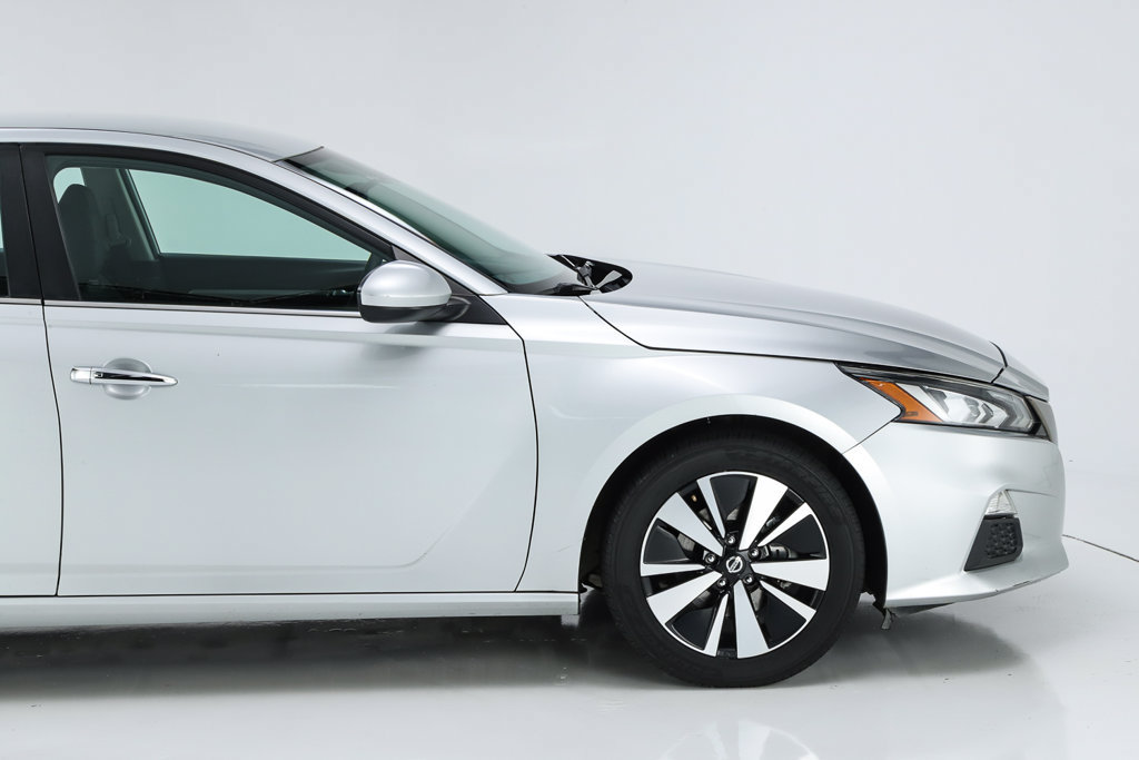 Used 2022 Nissan Altima 2.5 SV FWD image 12