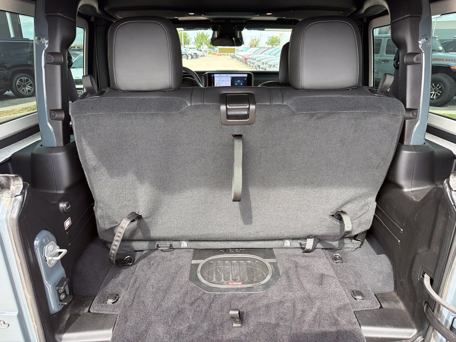 Used 2025 Jeep Wrangler Rubicon AWD/4WD image 16