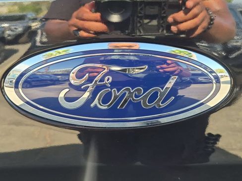 Used 2019 Ford F150 XLT w/ Equipment Group 302A Luxury AWD/4WD image 24