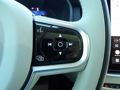 New 2026 Volvo XC90 T8 Ultra w/ Lounge Package AWD/4WD image 17