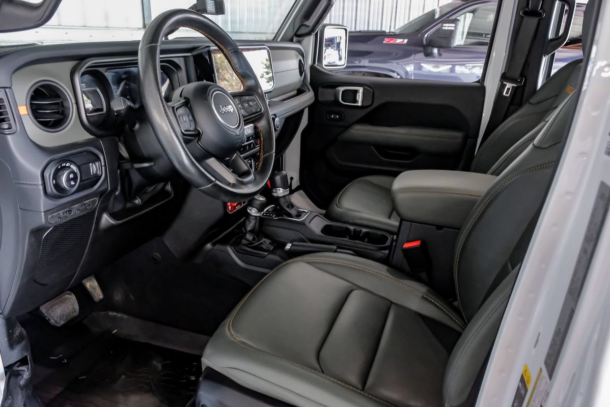 Used 2024 Jeep Gladiator Mojave w/ Convenience Group AWD/4WD image 14
