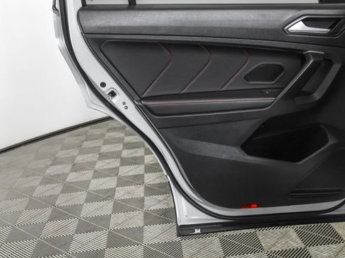 Used 2024 Volkswagen Tiguan Wolfsburg Edition image 38