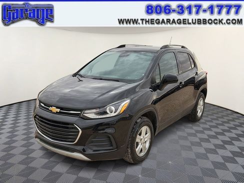 Used 2022 Chevrolet Trax LT w/ LT Convenience Package image 1