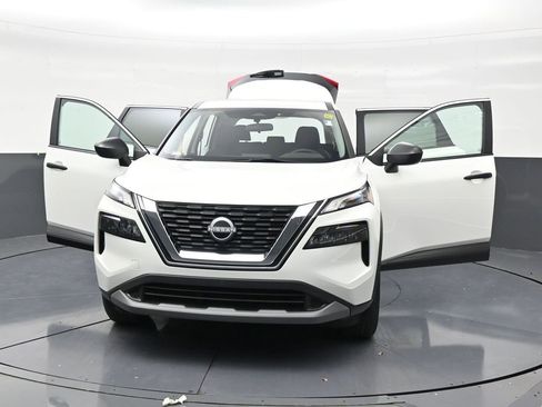 Used 2023 Nissan Rogue S FWD image 34