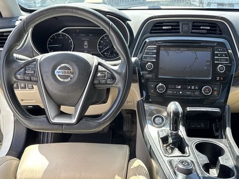 Used 2018 Nissan Maxima Platinum FWD image 4